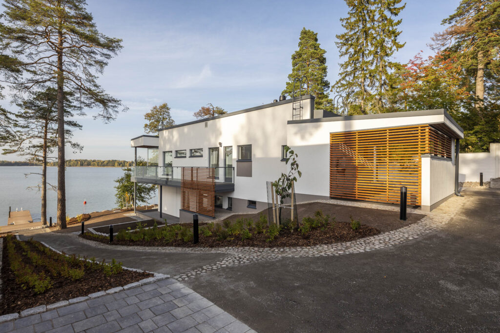 Taloyhtiön pihan rakentaminen, Helsinki, Kuusisaari