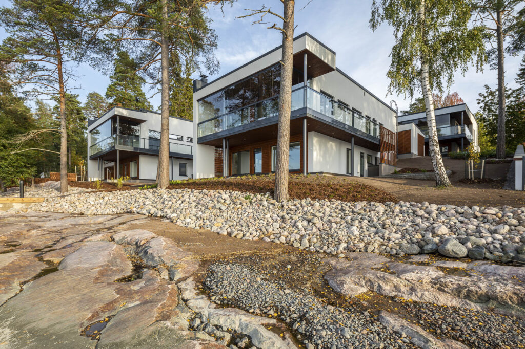 Piharakentaminen, kivityöt ja vihertyöt, uudiskohde, taloyhtiö Helsinki kuusisaari