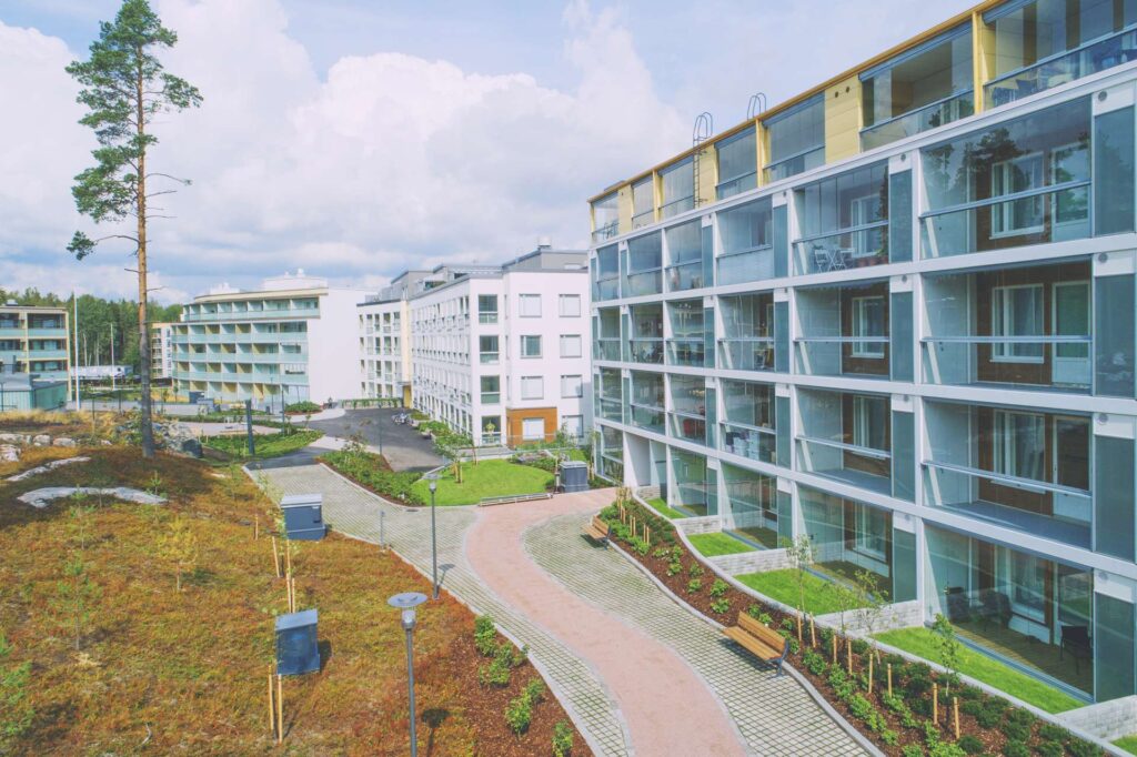 Taloyhtiön pihan viherrakentaminen, Espoo