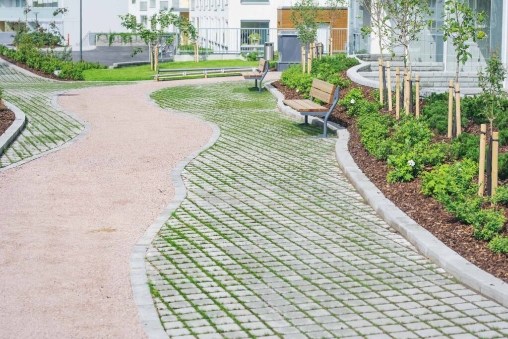 Taloyhtiön pihan viherrakentaminen, Espoo