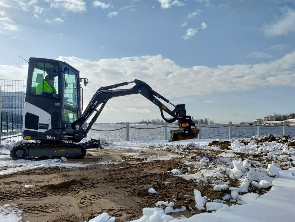 uusimaa viherrakentaja allas sea pool kaivinkone