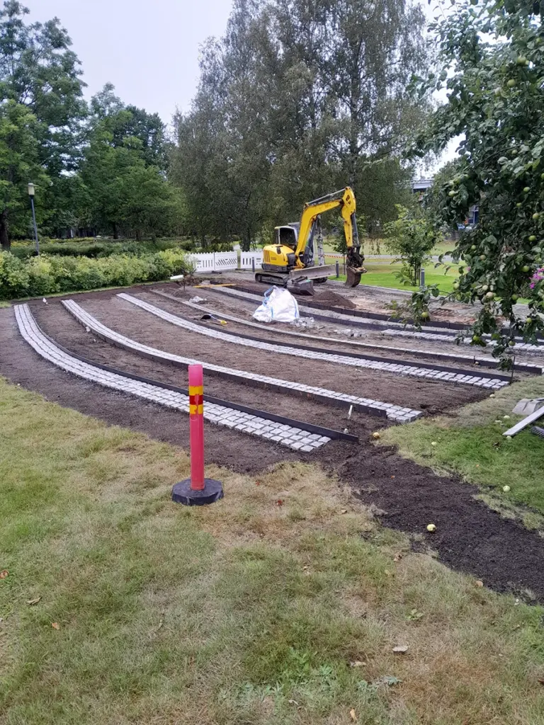 Entti VS Katariinan hautausmaan muistolehto urakka noppakivet