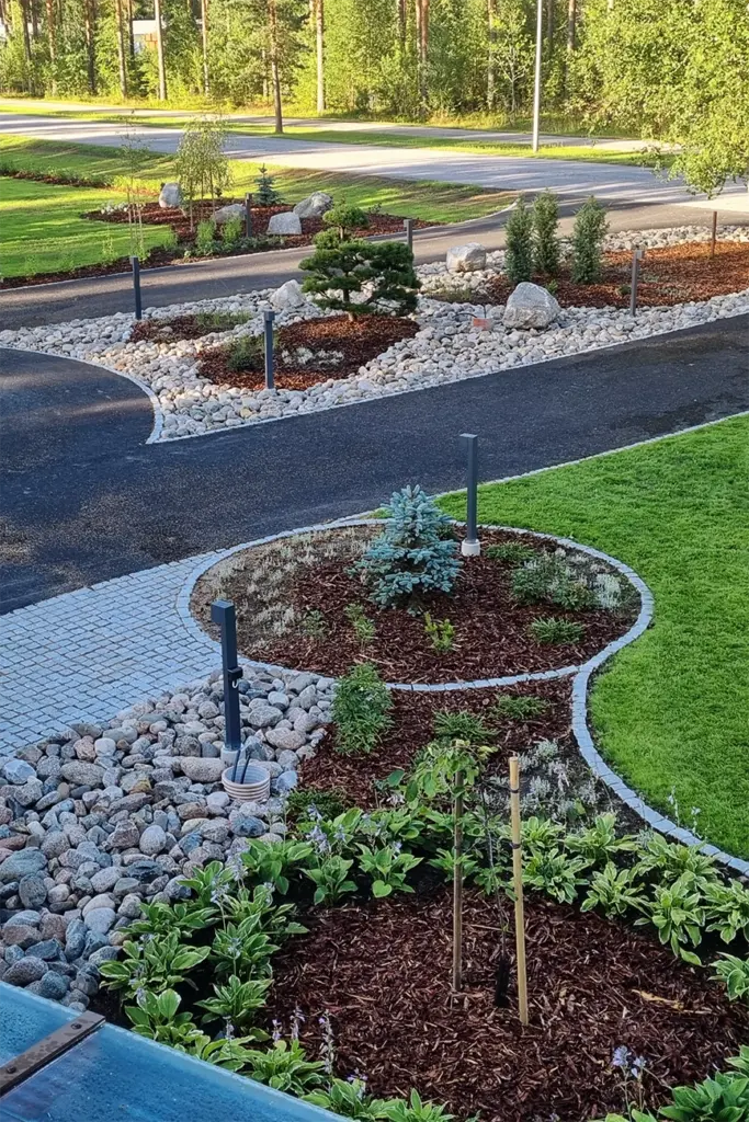 entti design pihasuunnittelu, ajotie, tonttien liittymätie